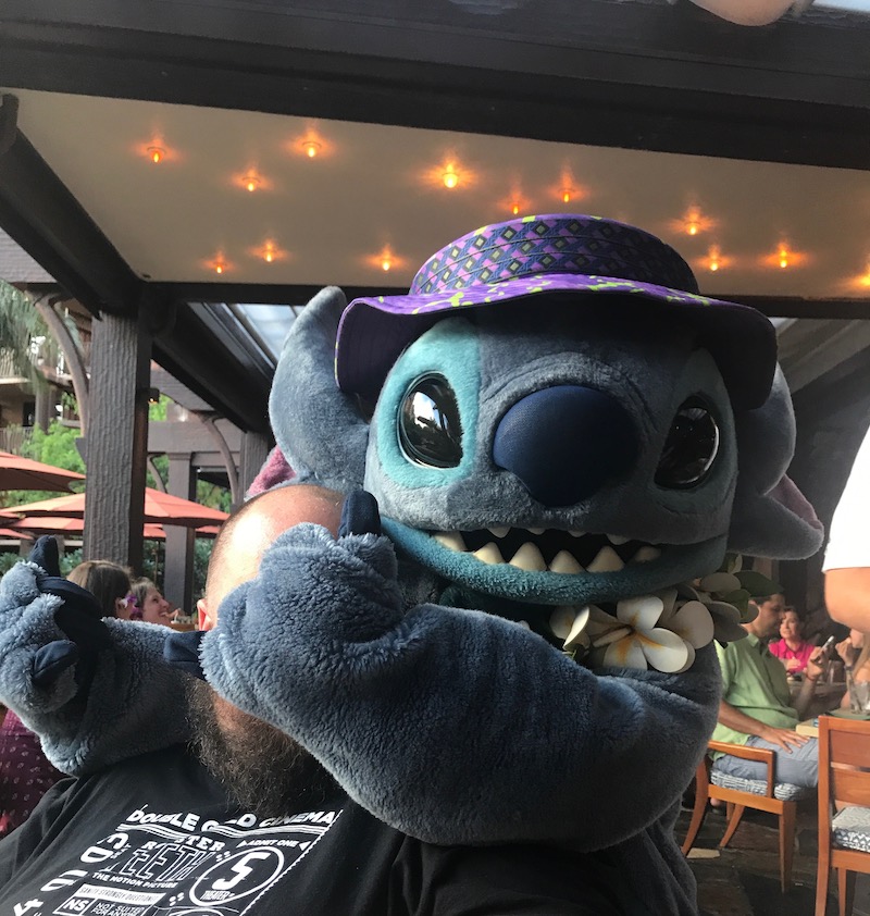 Disney's Stitch surprising Fleeting while on vacation.